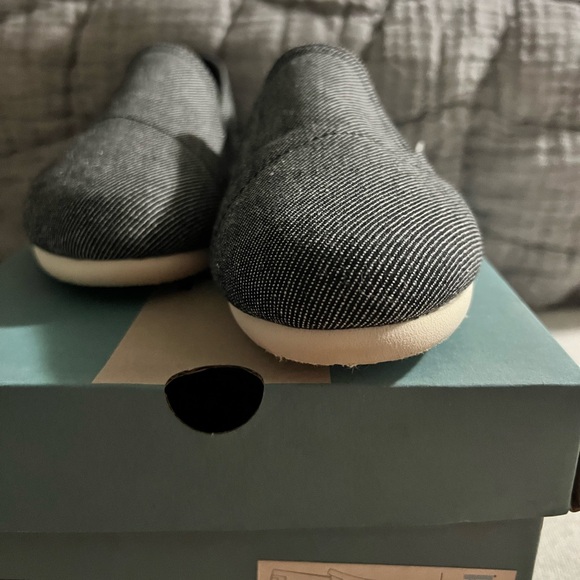 NWT TOMS Redondo Black Twill Chambray slip on shoes - Picture 5 of 6